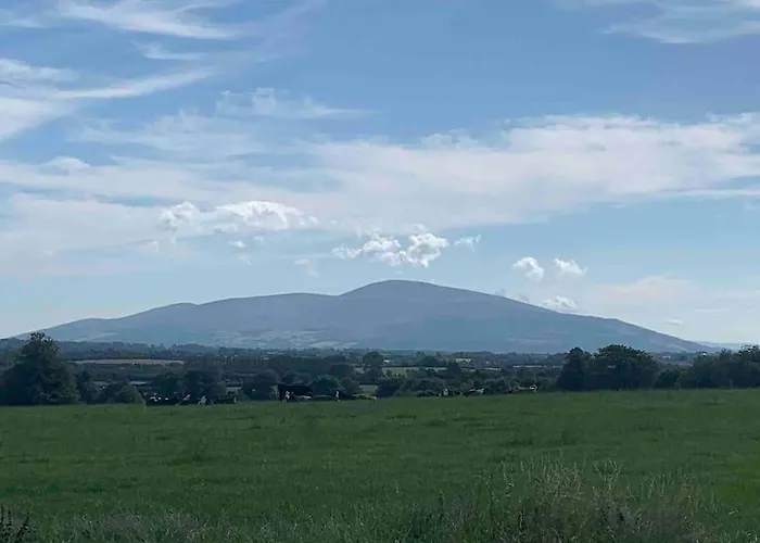 Beautiful Farmhouse An Hour\'S Drive From Four Irish Cities